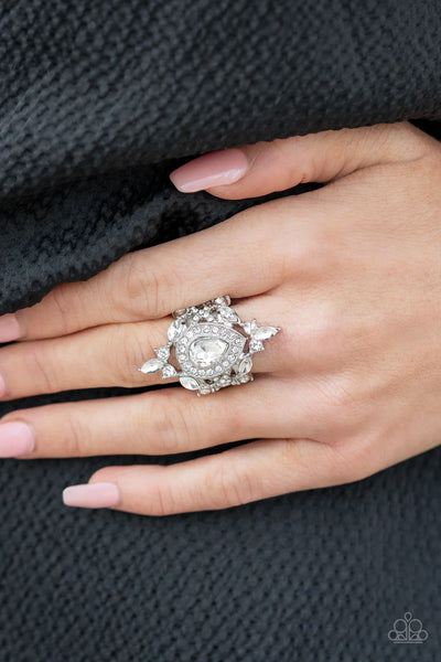 Paparazzi-Mega Stardom - White Ring