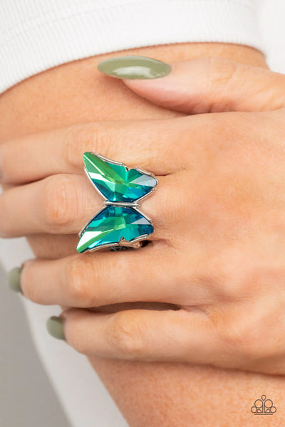 Paparazzi-Fluorescent Flutter - Green Ring