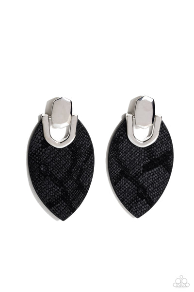Paparazzi-Wildly Workable - Black Earring