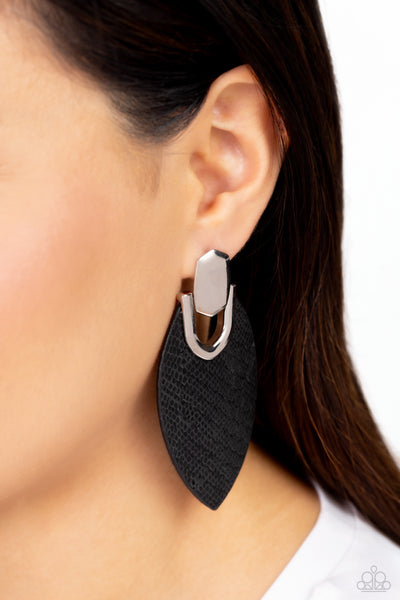 Paparazzi-Wildly Workable - Black Earring