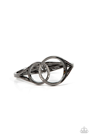 Paparazzi-Scope of Expertise - Black Bracelet
