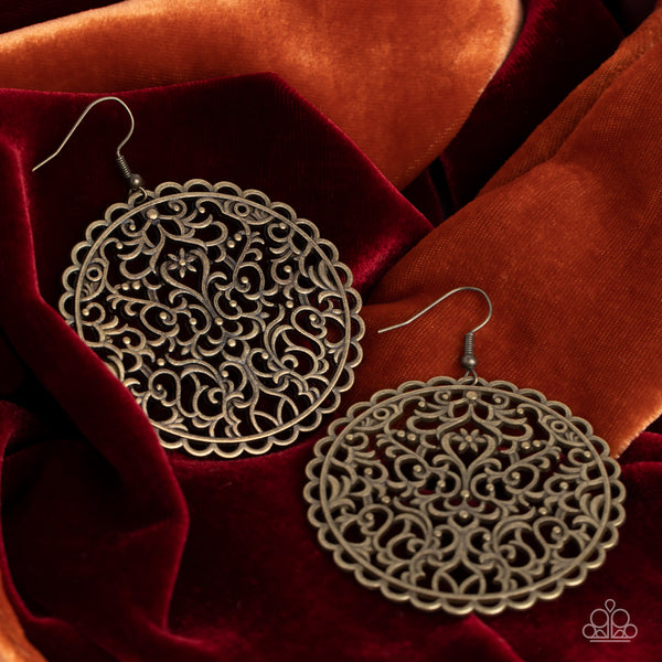 Paparazzi-The Whole Nine VINEYARDS - Brass Earring