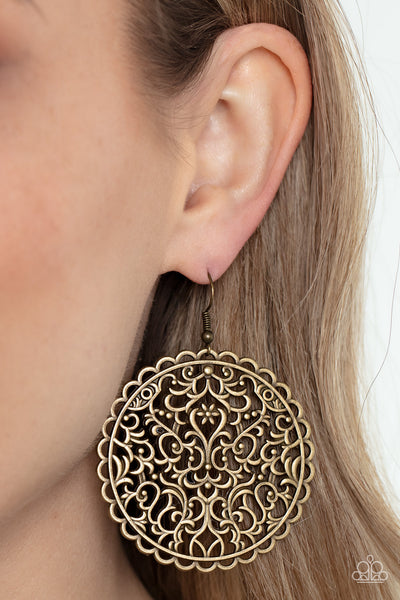 Paparazzi-The Whole Nine VINEYARDS - Brass Earring