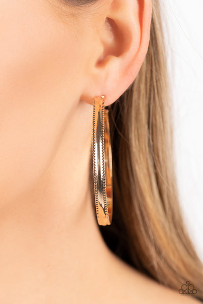 Paparazzi-Monochromatic Magnetism - Gold Earring