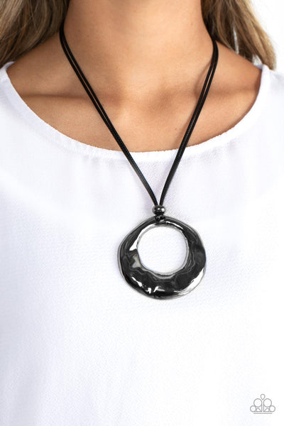Paparazzi-Tectonic Treasure - Black Necklace