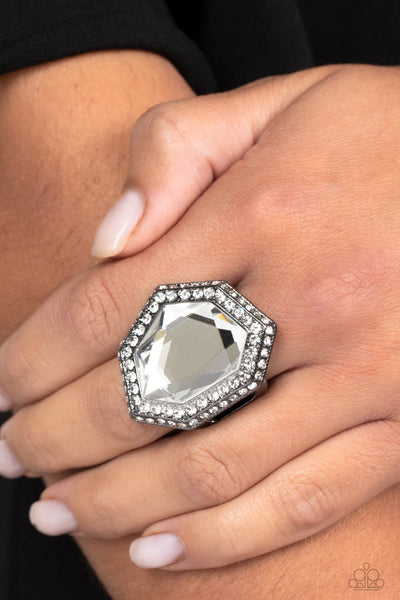 Paparazzi-Smoldering Sass - Black Ring