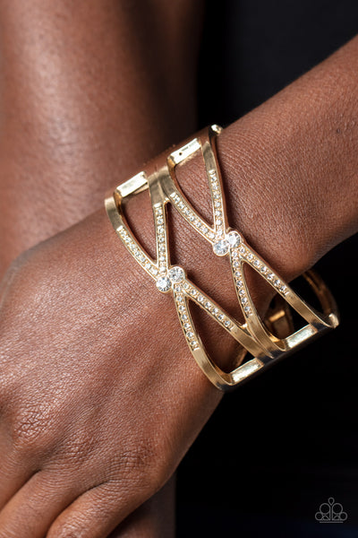 Paparazzi-Entrancing Etiquette - Gold Bracelet