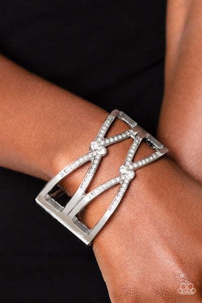 Paparazzi-Entrancing Etiquette - White Bracelet