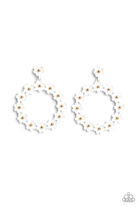 Paparazzi-Daisy Meadows - White Earring