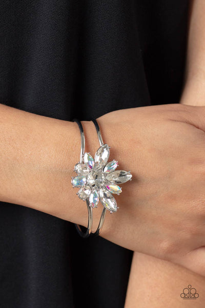 Paparazzi-Chic Corsage - White Bracelet
