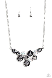 Paparazzi-Round Royalty - Silver Necklace