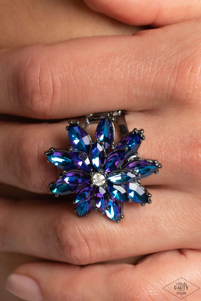 Paparazzi-Am I GLEAMing? - Blue Multi Ring