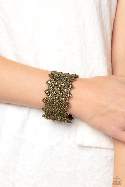 Paparazzi-DECO in the Rough - Brass Bracelet