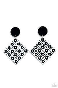 Paparazzi-Vintage Vaudeville - Black Earring