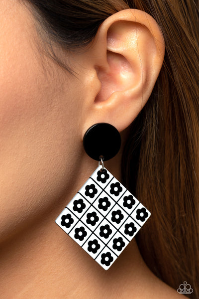 Paparazzi-Vintage Vaudeville - Black Earring