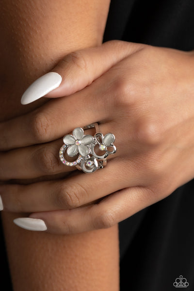 Paparazzi-Fairy Circle - White Ring