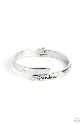 Paparazzi-Gorgeous Grandma - White Bracelet