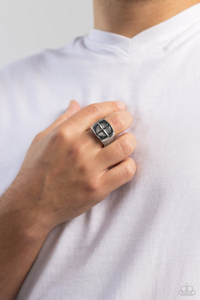 Paparazzi-Adventure is Waiting - Silver Ring
