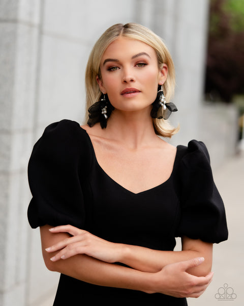 Paparazzi-Cosmopolitan Charisma - Black Earring