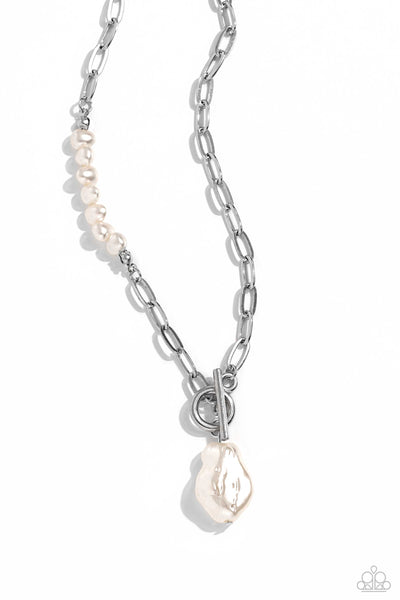 Paparazzi-Courting Cosmopolitan - White Necklace