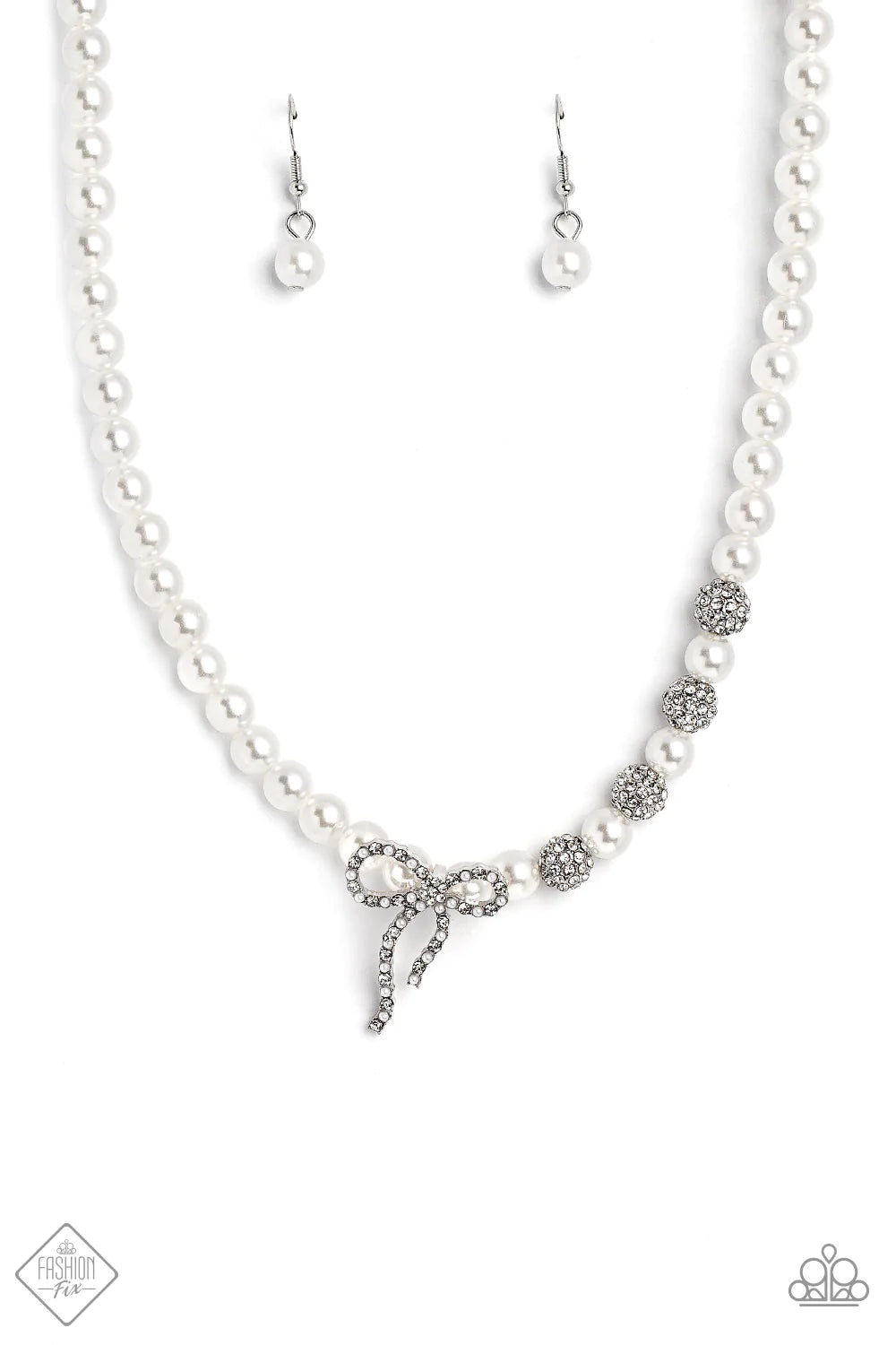 Paprazzi-Classy Cadenza - White Necklace