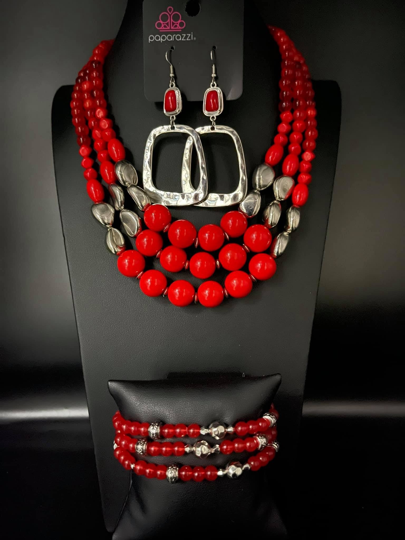 Action Necklace Set (3)
