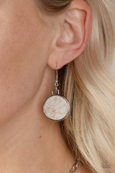 Paparazzi Santa Fe Flats - White Necklace