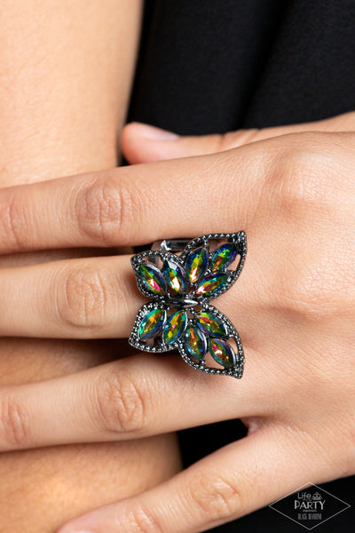 Paparazzi-Fluttering Fashionista - Multi Ring