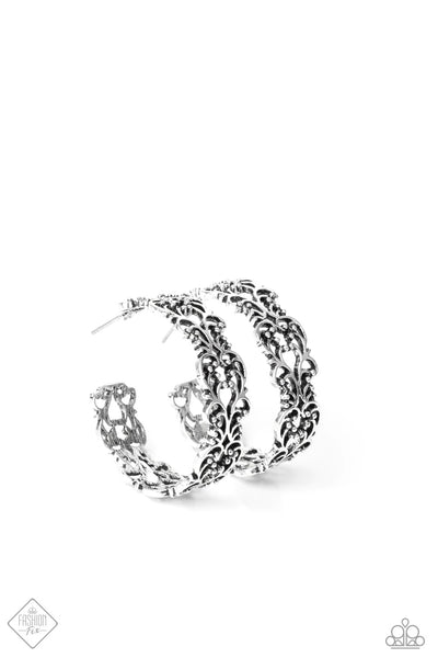 Laurel Wreaths - Silver-Paparazzi